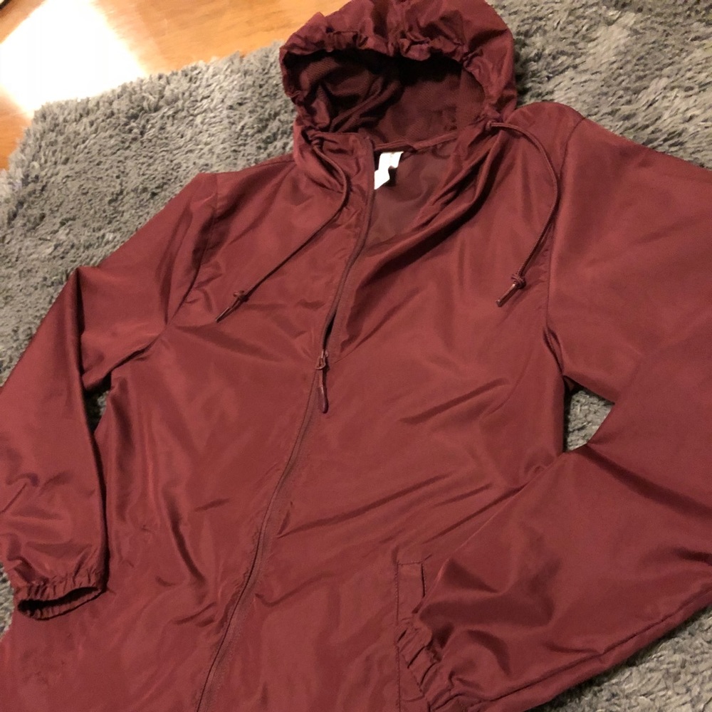 Men’s size small Burgundy Independent windbreaker